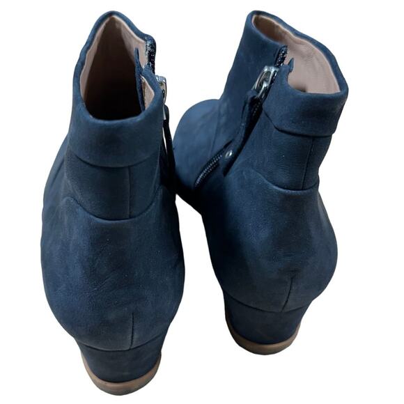 Linea Paolo NWOB Yuri Ankle Wedge Bootie Navy Blue Suede Size 6M Side Zip - Picture 4 of 8